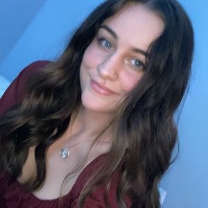 Meet your Posher, Madeline